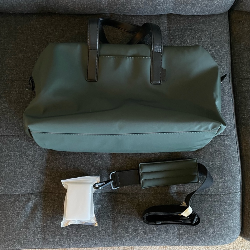 AWAY carry-on bag - Picture 5 of 6